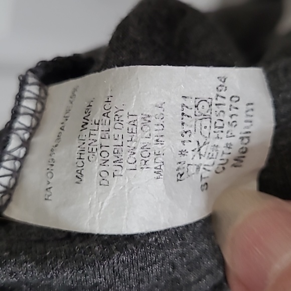 Devine Gray Tunic with pockets & handkerchief hem, medium, soft fabric, EUC - Picture 6 of 6